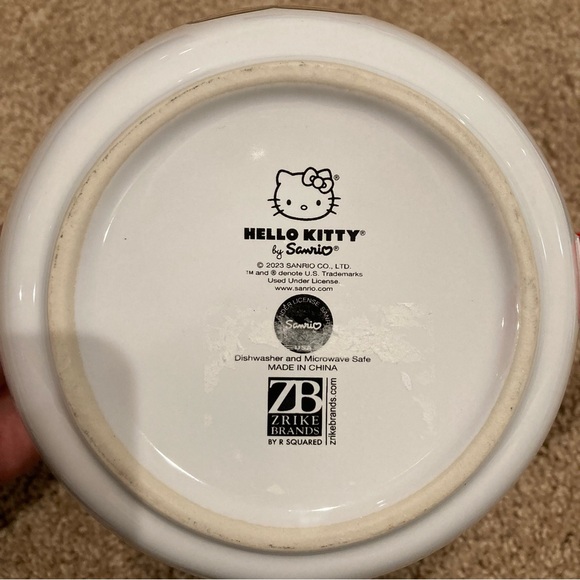 Zrike Brands by Squared Hello Kitty Mixing Bowl - Picture 4 of 8